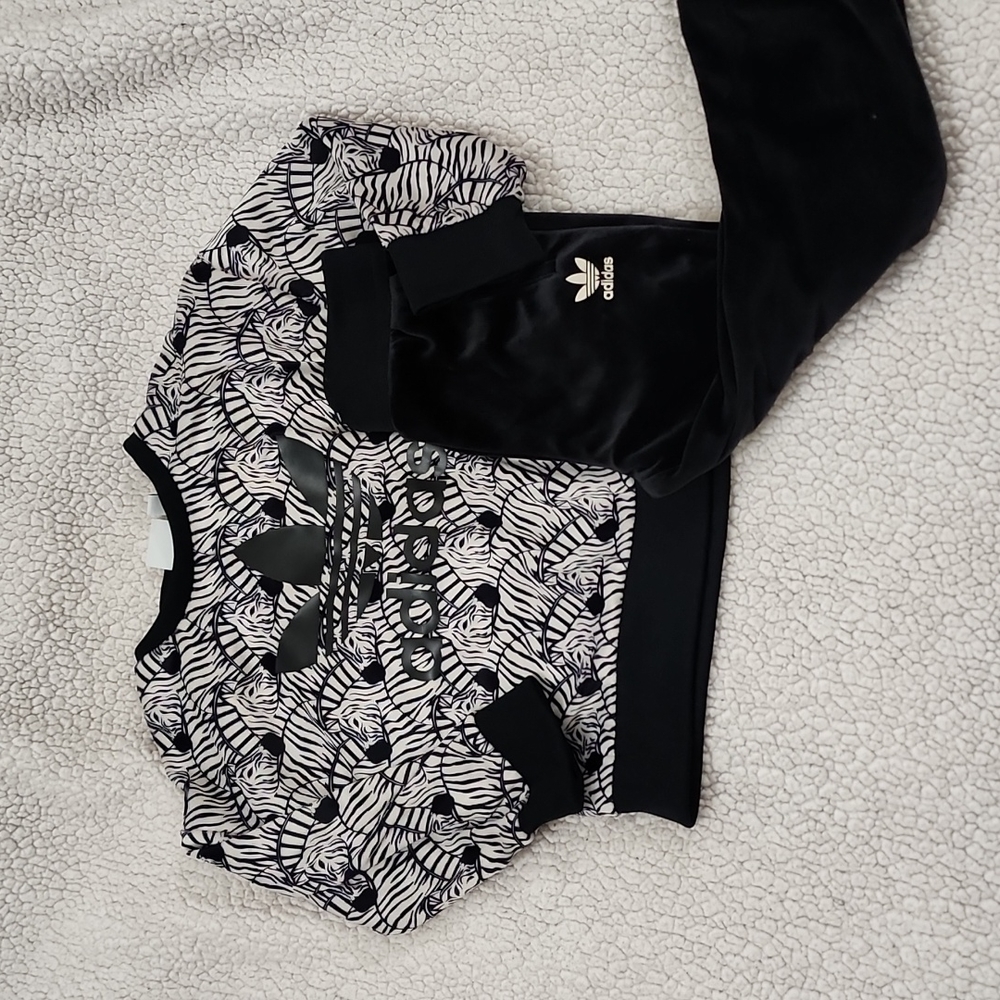Toddler Adidas limited edition velour sweat suit set